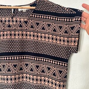 Oxford Circus women’s geometric patterned blouse - size M